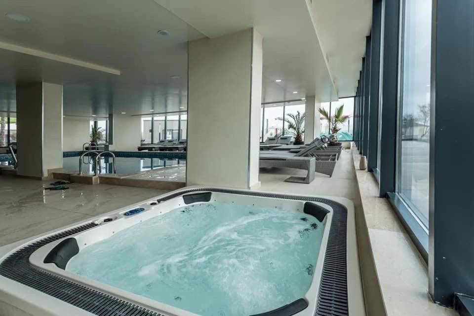 Alezzi Sunwaves Appartement Năvodari Buitenkant foto